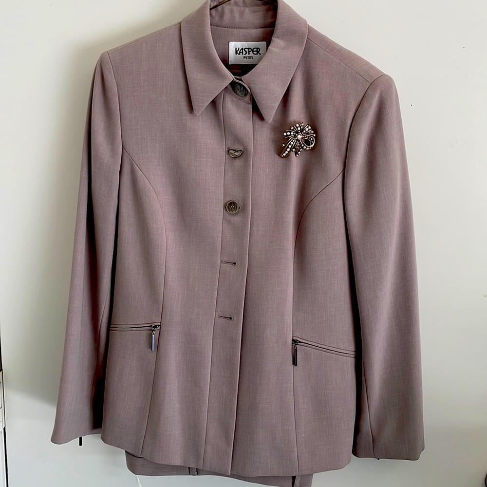 Kasper Grey pants suit size 10p